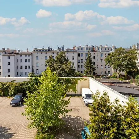 Remote Work Friendly With 1 Bedroom In Gdansk-wrzeszcz By Renters
