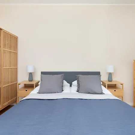 Apartment Warm & Bright Vibe With 1 Bedroom In Gdansk-wrzeszcz By Renters