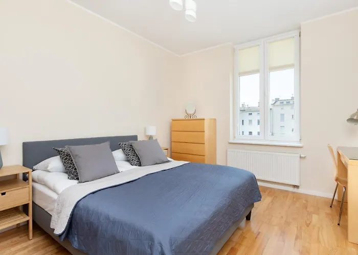 Warm & Bright Vibe With 1 Bedroom In Gdansk-wrzeszcz By Renters *