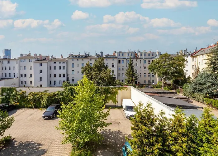 Warm & Bright Vibe With 1 Bedroom In Gdansk-wrzeszcz By Renters