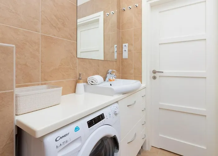 Warm & Bright Vibe With 1 Bedroom In Gdansk-wrzeszcz By Renters Appartamento