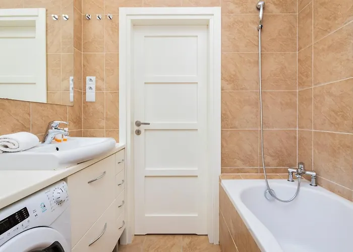 Warm & Bright Vibe With 1 Bedroom In Gdansk-wrzeszcz By Renters Appartamento