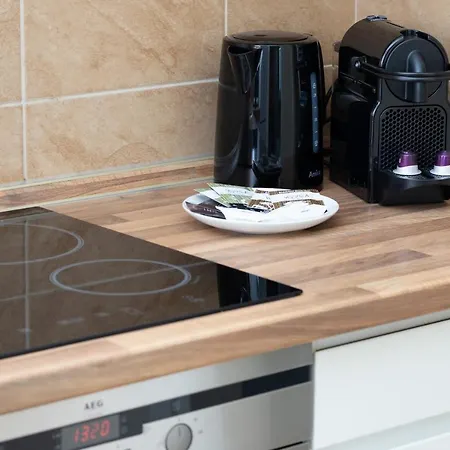 Warm & Bright Vibe With 1 Bedroom In Gdansk-wrzeszcz By Renters Apartamento